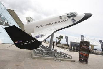 A Lynx spacecraft! Purportedly, these travel up to Mach 3 and get you into space in but four minutes.